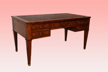 Scrivania francese del 1800 stile Luigi XV in legno di mogano con piano in pelle