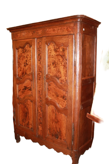 Kleiner Provenzalischer Kleiderschrank aus dem 18. Jahrhundert in Nussbaum und Eschenholz