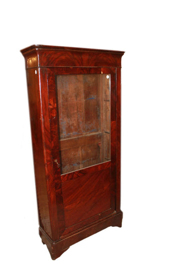 Vitrine bibliothèque française style Directoire en acajou flammé, XIXe siècle