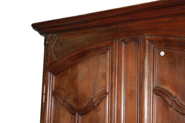 Grande Armadio Provenzale In Legno di Noce a 2 Ante di fine 1700