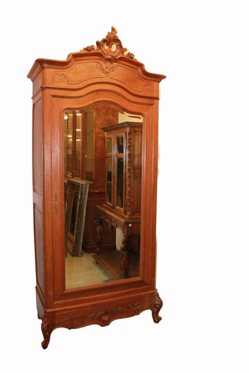 Armadio Stile Luigi Filippo di fine 1800 Francese in Legno di Noce