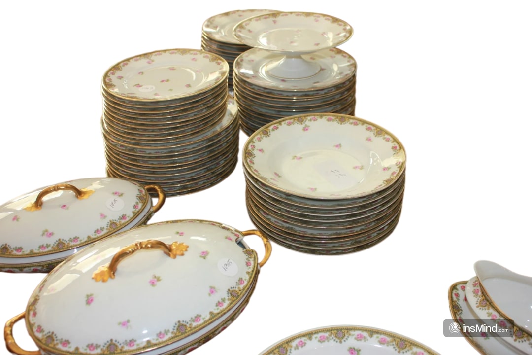 Edles 58-teiliges Limoges Porzellan-Tafelservice mit Floralem Dekor