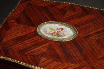 Toilette francese del 1800 Stile Luigi XV con medaglione in Porcellana Sevres
