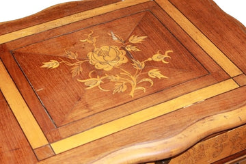 Toilette Francese del 1800 in Legno di noce con intarsi