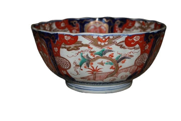 Piatto Centrotavola Imari Giapponese di fine 1800 in porcellana