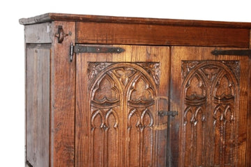 Stipo Francese di inizio 1800 in Legno di Quercia Riccamente Intagliato