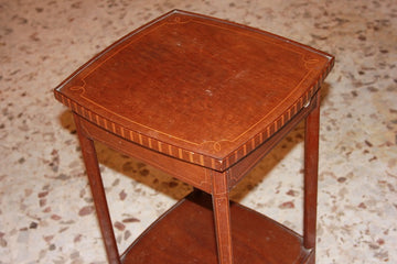 Small Victorian side table from the second half of the English 19th century