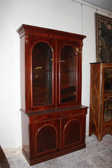 English bookcase from the first half of the 19th century, Victorian style in mahogany wood