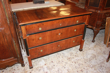 Mid 19th century Empire style chest of drawers in walnut wood