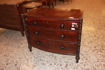 Chest of drawers from the first half of the 19th century, Regency style in mahogany wood