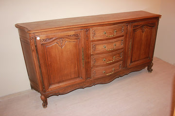 French 2-door sideboard with drawers from the late 1800s Provençal style in oak wood