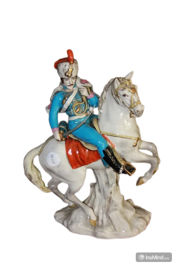 Scultura in porcellana Raffigurante Napoleone Bonaparte a cavallo XX secolo