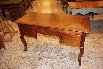 Desk Provençal writing table from the 19th century in walnut wood with 3 drawers