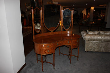 Large 19th century Sheraton style English Dressing Table in satinwood