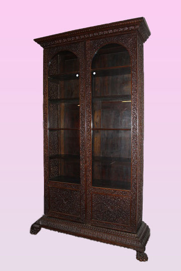 Large Chinese Display cabinet bookcase from the 1800s, richly carved