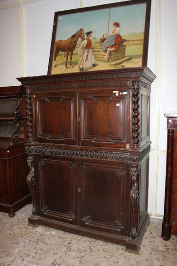 Large Italian Cupboard from the 1800s Renaissance style in walnut wood
