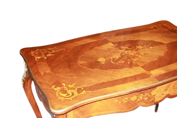 Bureau français marqueté de la seconde moitié du 19ème siècle, style Louis XV
