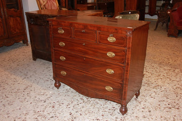 English chest of drawers from the first half of the 19th century, Regency style in mahogany wood