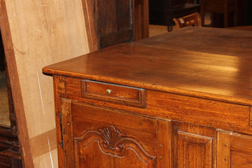 French oakwood Provençal-style Cupboard from the 1700s with carvings