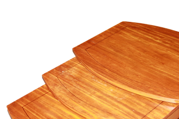 Trio de tables gigognes françaises fin 19ème siècle en bois d'acajou blond