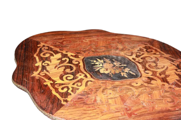 Table à voile festonnée à plateau richement marqueté, XIXe siècle