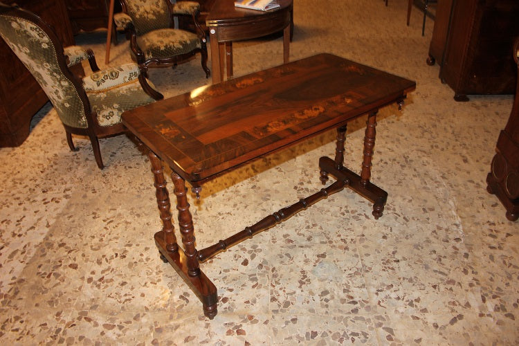 Tavolino da Salotto Rettangolare Inglese del 1800 in Noce e Radica di Noce Intarsiato
