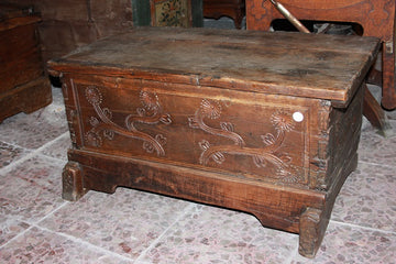 French Walnut Chest Bench from the Early 1800s