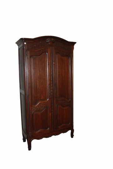 French Wardrobe with 2 doors Provençal style from the early 19th century in oak wood