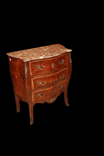 Richly inlaid Louis XV chest of drawers from the 1800s with 3 drawers