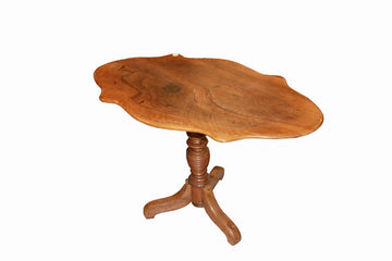 French Biscuit side table from the 1800s in walnut wood