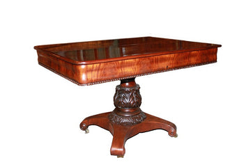 Table à rallonges en acajou style Biedermeier Europe du Nord milieu années 1800