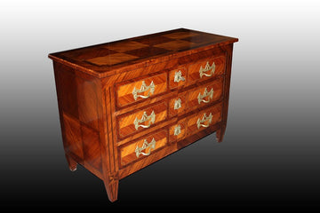 Beautiful French chest of drawers from the early 1800s Louis XVI style in rosewood
