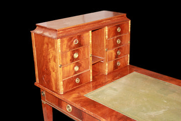 Russian writing desk from the early 1800s in Empire style in mahogany wood