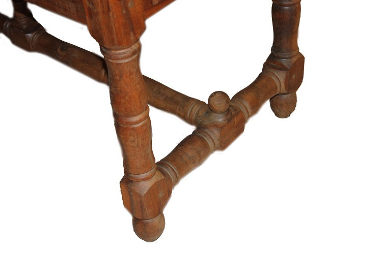 Grande tavolo rustico in noce francese del 1800