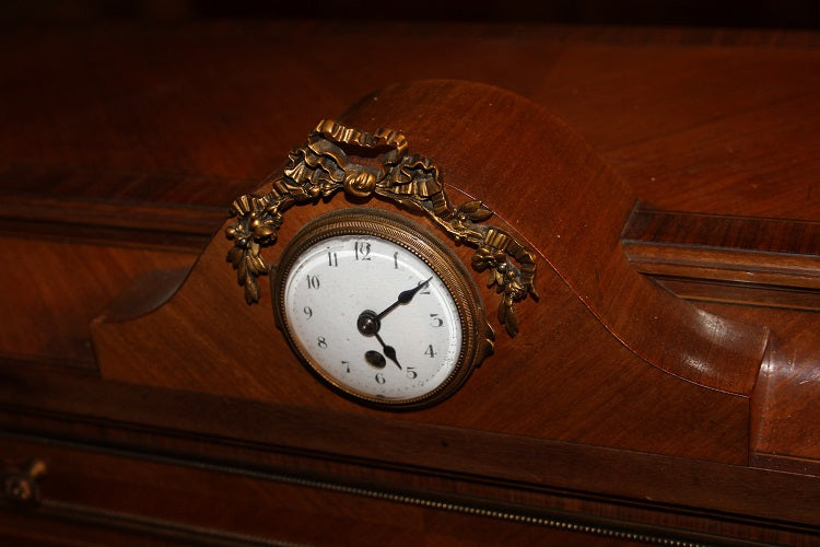 Prezioso scrittoio francese del 1800 stile Luigi XVI in legno di bois de rose con orologio