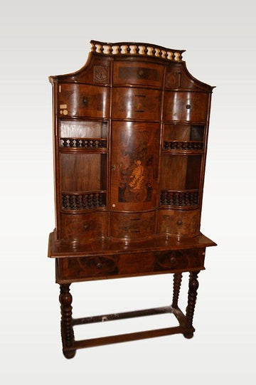 Antico mobile credenza Luigi XIV del 1800 in noce intarsiato