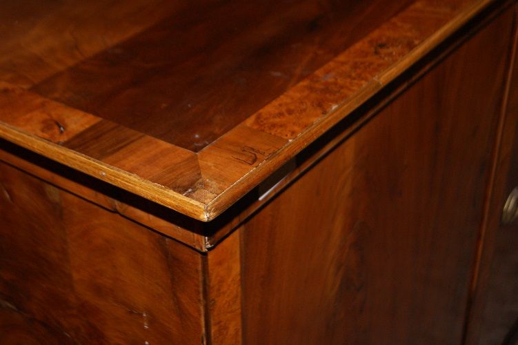 Credenza 3 porte Biedermeier del 1800 in legno di noce e olmo austria