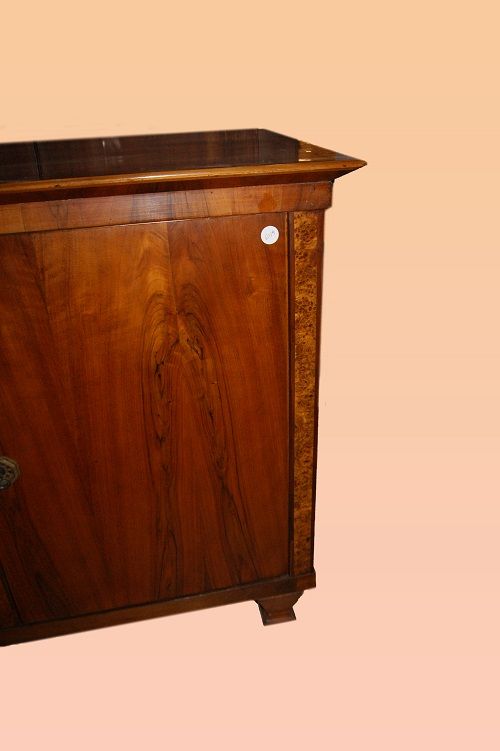 Credenza 3 porte Biedermeier del 1800 in legno di noce e olmo austria