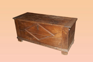 Antique rustic Italian chest from the 1700s in walnut wood