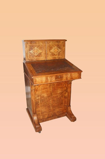 Antique English Davenport travel desk from 1800 in walnut