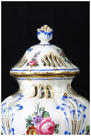 Piccolo vaso ad anfora con coperchio manifattura Sevres Francia 1800
