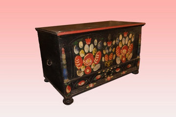 Antique richly decorated Italian Tyrolean chest from 1800