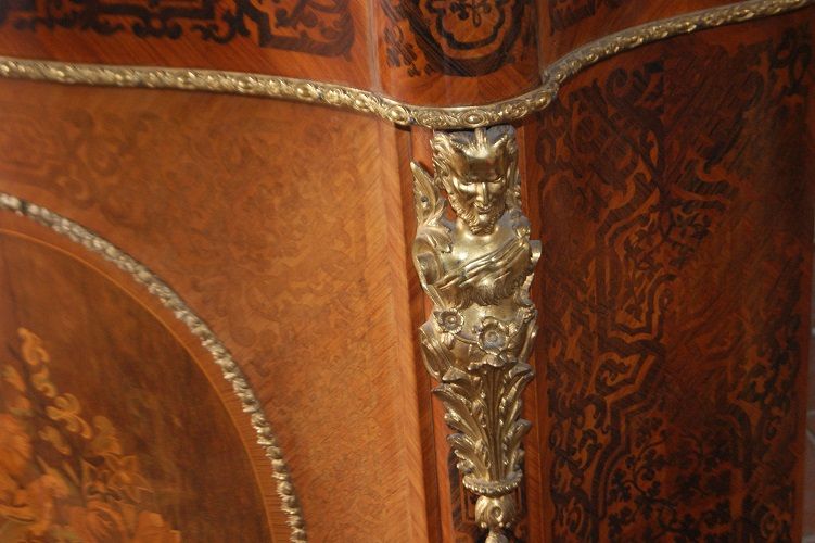 Antica stupenda ricca credenza stile Luigi XV del 1800 con marmo
