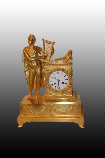 Antico orologio da tavolo francese del 1800 Uomo con Lira classico