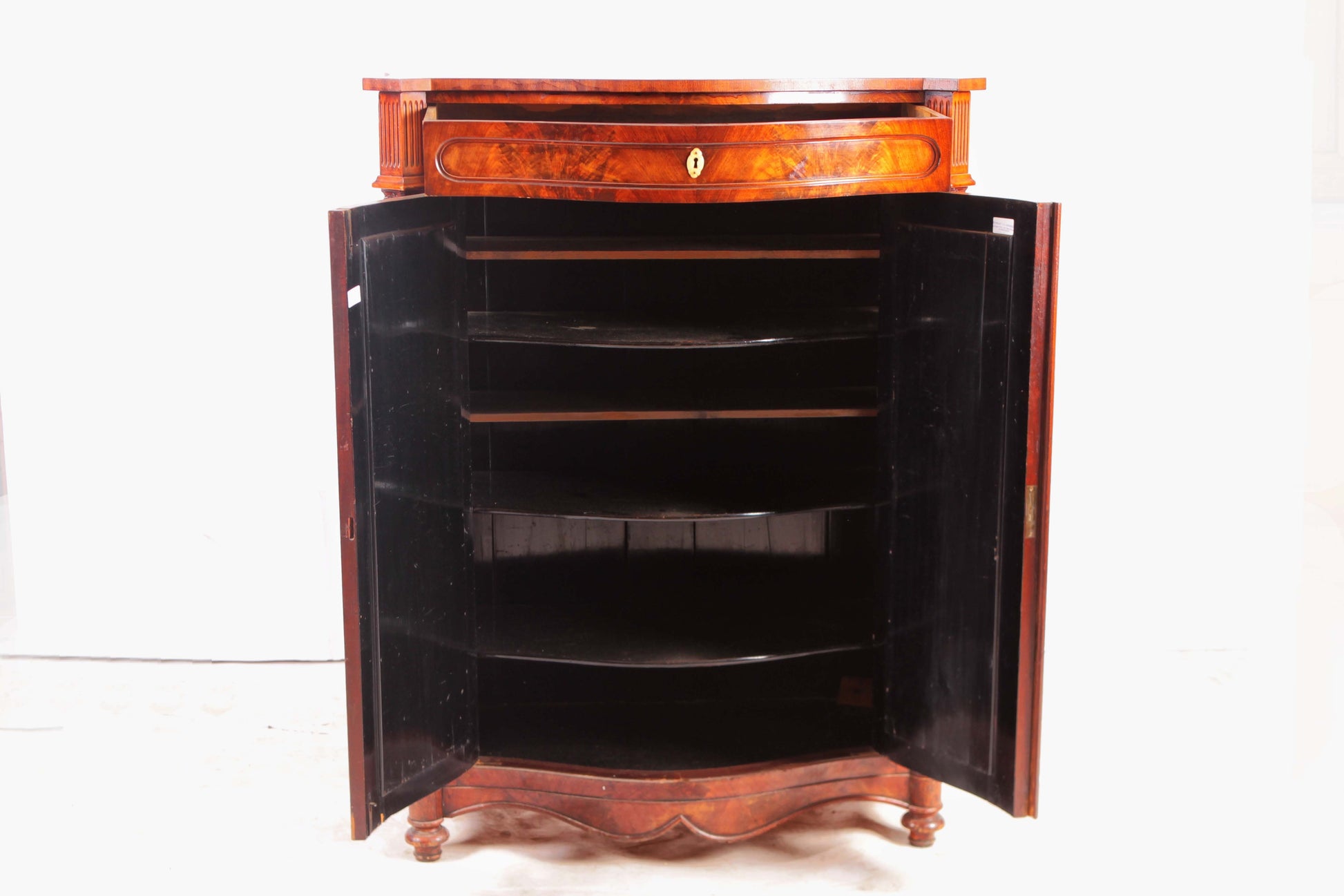 Antico credenzino del 1800, Biedermeier,  in mogano e piuma di mogano 