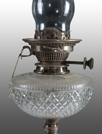 Antique English oil lamp in Sheffield and crystal from the 1800s