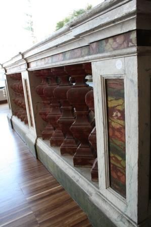 Antique painted wooden balustrade with marbled effect, late 1700s, Northern Italy