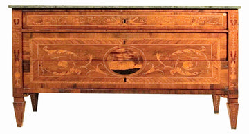 Antico cassettone italiano Maggiolini del 1700 in noce con intarsi