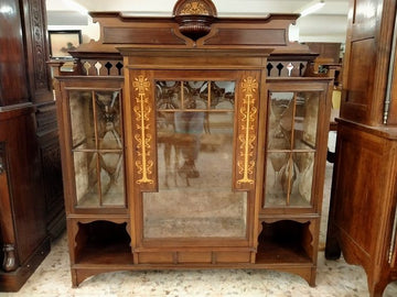 Antique English display cabinet, from the early 1900s, in mahogany with inlays