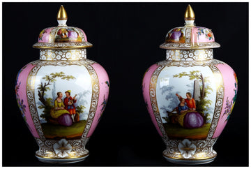 Pair of fine potiche with lid in white and pink porcelain, Meissen manufacture